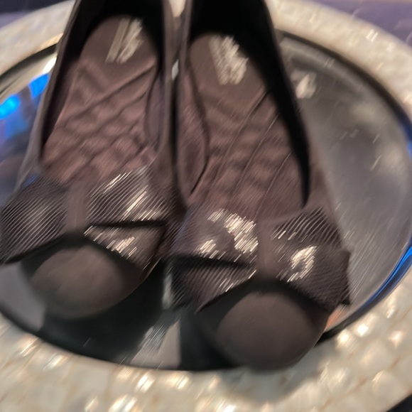 Coach Four suede Gray flats lizard bow. Padded for comfort -excellent - Picture 5 of 5